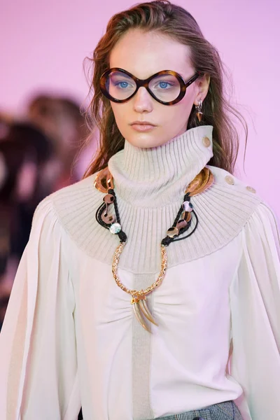Look 13